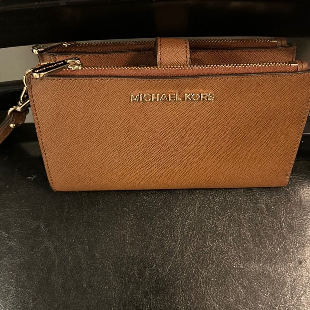 Michael Kors wristlet wallet